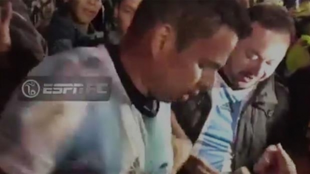 Emoción pura: así reaccionó el hincha que se quedó con la camiseta de Messi