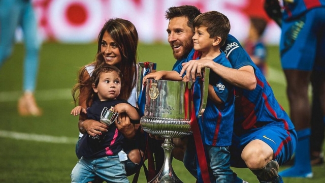 La primera foto de Ciro Messi con sus padres y hermanos